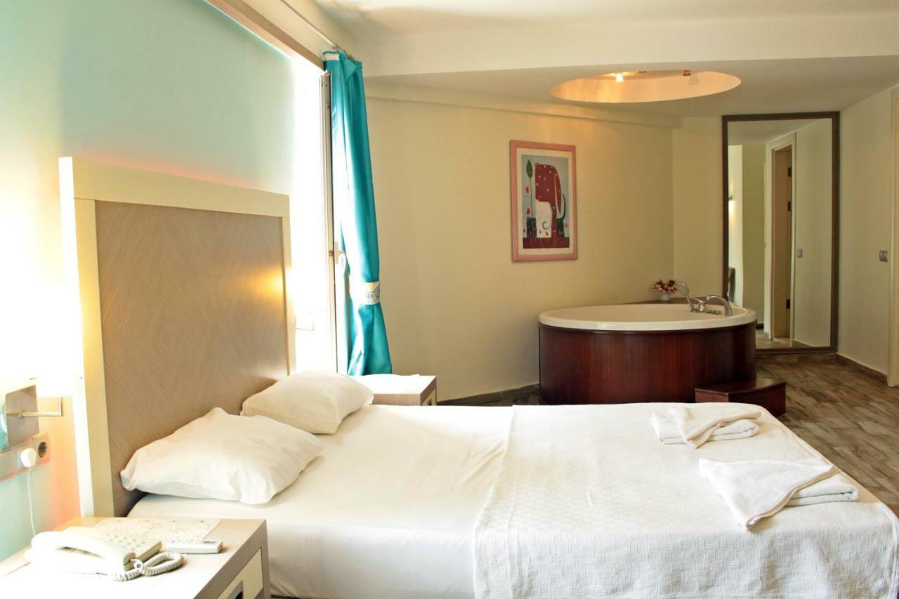 Costa Queen Suites Гюмбет Екстер'єр фото